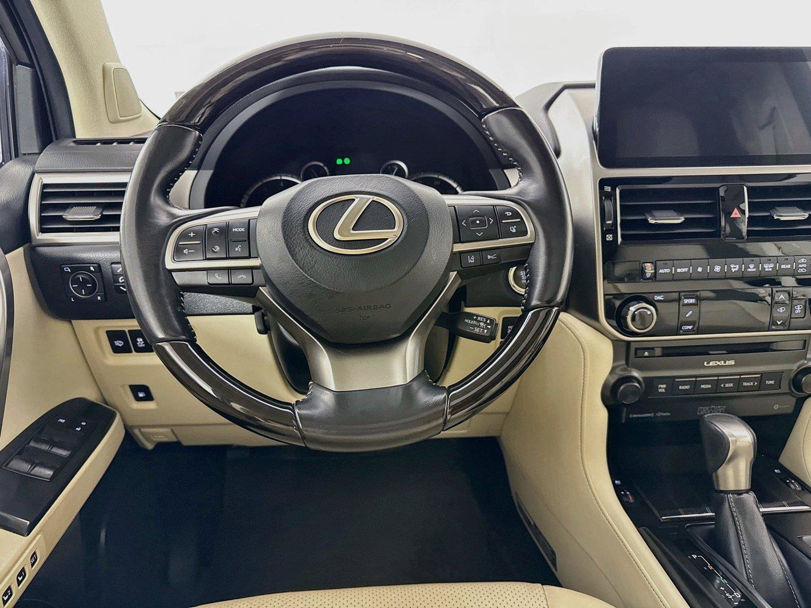 Used 2022 Lexus GX 460 Luxury w/ Sport Design Package AWD/4WD image 37