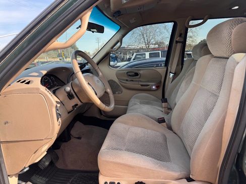 Used 2002 Ford F150 XLT image 10