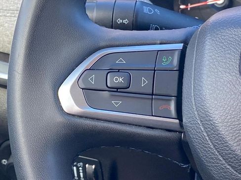 Used 2022 Jeep Compass Latitude w/ Sun and Sound Group image 10