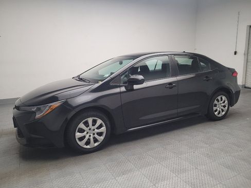 Used 2022 Toyota Corolla LE FWD image 2