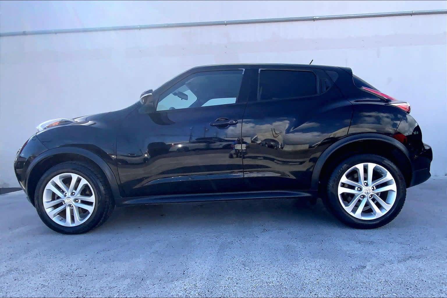 Used 2016 Nissan Juke SV FWD image 3