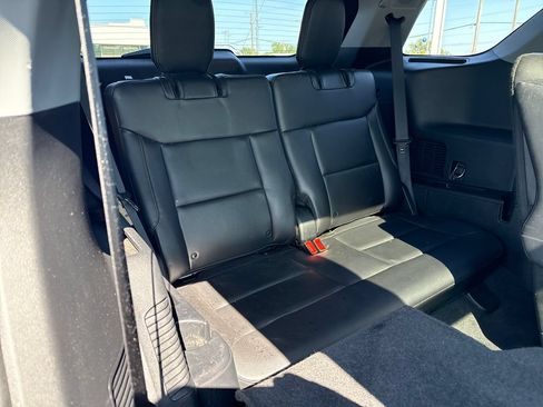 Used 2023 Ford Explorer Limited w/ Equipment Group 301A AWD/4WD image 25