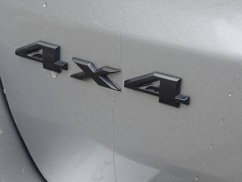 Used 2018 Jeep Grand Cherokee Altitude AWD/4WD image 23