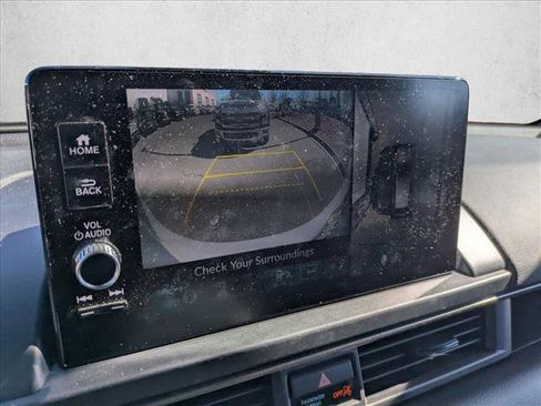 Used 2025 Honda Pilot TrailSport image 13