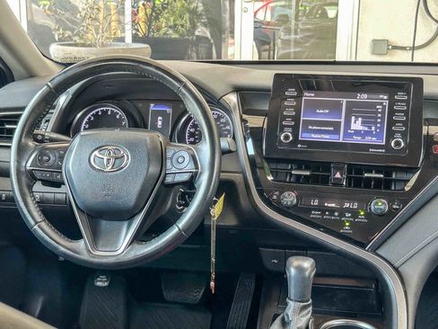 Used 2022 Toyota Camry SE FWD image 12