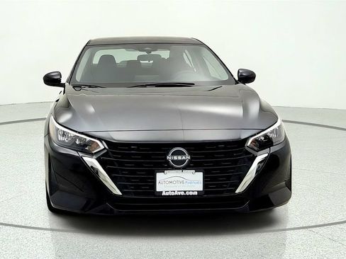 Used 2024 Nissan Sentra SV FWD image 2