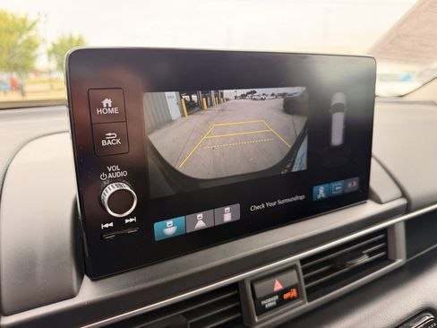 Certified 2025 Honda Pilot Touring image 20