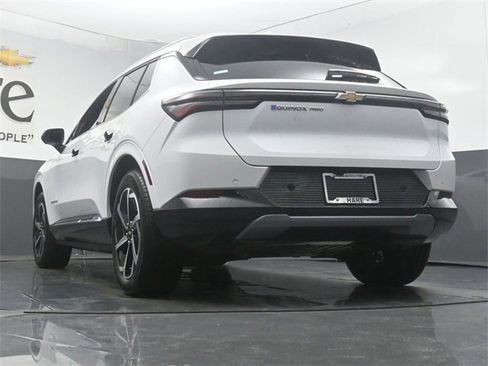 New 2025 Chevrolet Equinox EV LT image 32