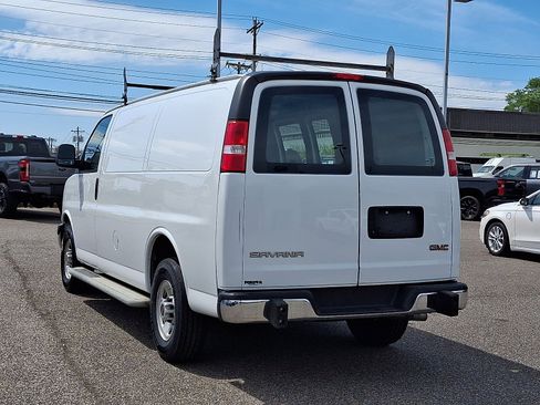Used 2022 GMC Savana 2500 w/ Driver Convenience Package RWD image 8