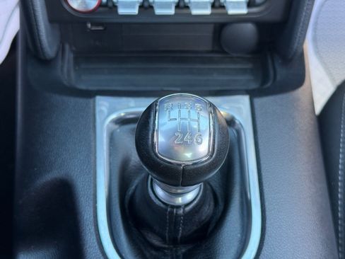Used 2019 Ford Mustang Premium image 27