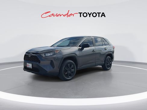 Certified 2022 Toyota RAV4 LE FWD image 4