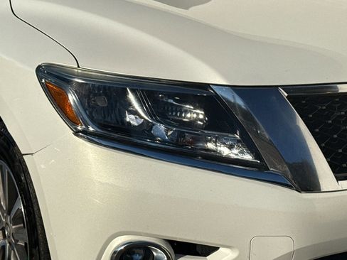 Used 2014 Nissan Pathfinder SL w/ Cargo Package image 10