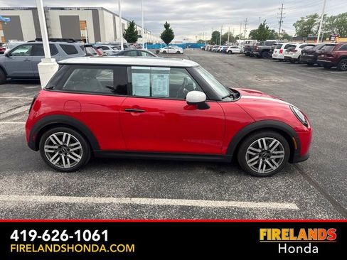 Used 2025 MINI Cooper 2-Door Hardtop FWD image 6
