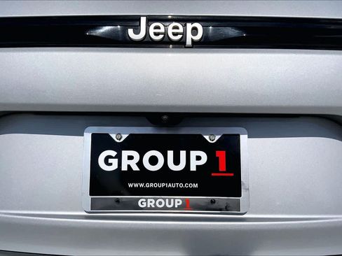 Used 2025 Jeep Grand Cherokee Laredo w/ MOPAR Finishing Package RWD image 10