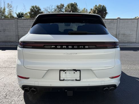 Certified 2026 Porsche Cayenne AWD/4WD image 11