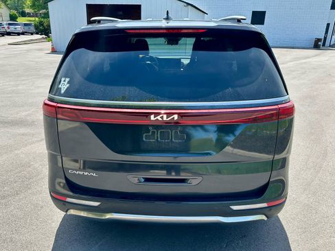 Used 2023 Kia Carnival SX FWD image 6
