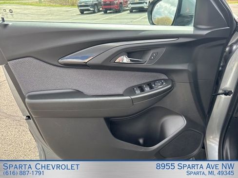 Used 2023 Chevrolet TrailBlazer LT w/ Convenience Package image 9