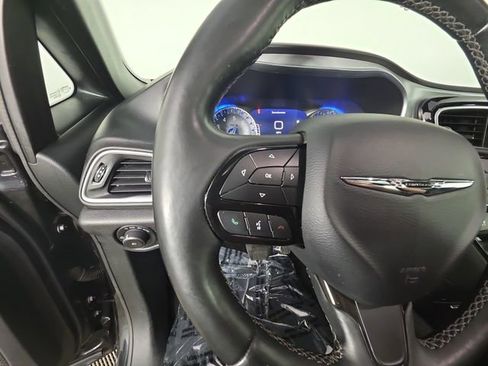 Used 2018 Chrysler Pacifica Touring-L Plus w/ Advanced Safetytec Group FWD image 28