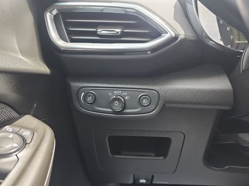 Used 2022 Chevrolet TrailBlazer LT AWD/4WD image 16