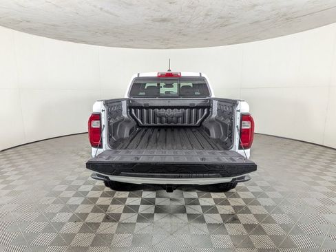 New 2026 GMC Canyon Denali image 9