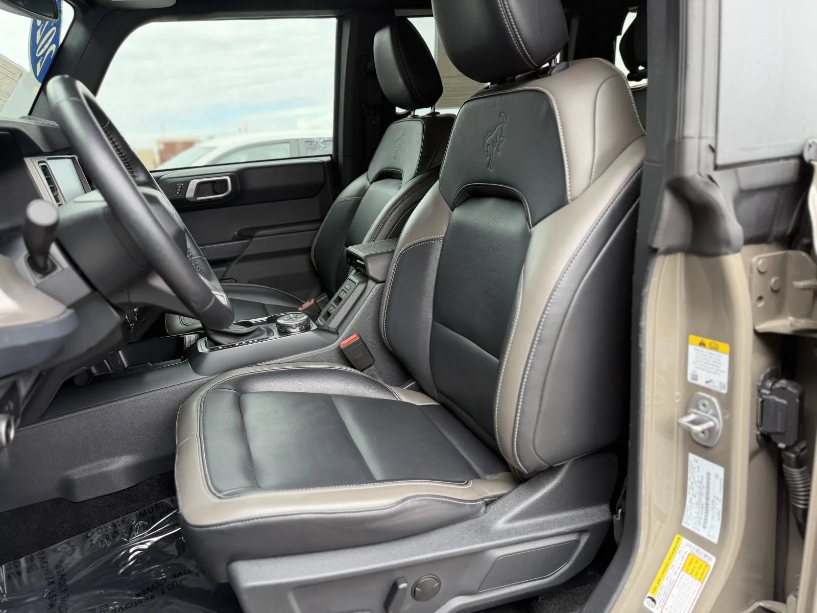 Used 2025 Ford Bronco Outer Banks w/ Sasquatch Package AWD/4WD image 16
