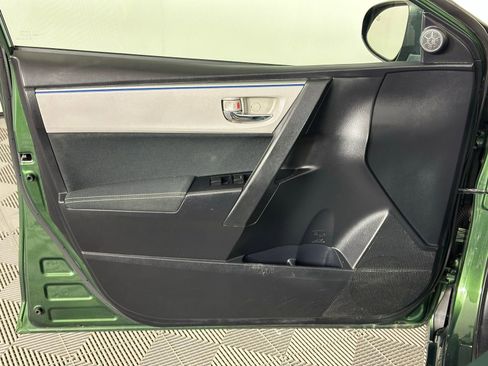 Used 2015 Toyota Corolla LE image 21