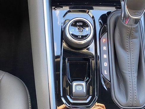 Used 2024 Chevrolet Colorado ZR2 w/ ZR2 Convenience Package III image 20