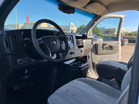 Used 2014 Chevrolet Express 2500 image 6
