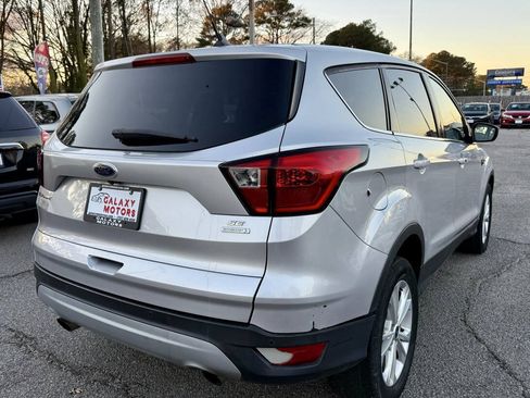 Used 2019 Ford Escape SE FWD image 5