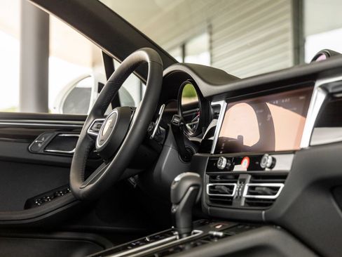 New 2026 Porsche Macan AWD/4WD image 46