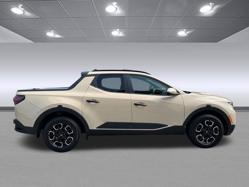 Used 2022 Hyundai Santa Cruz SEL w/ Activity Package FWD image 6