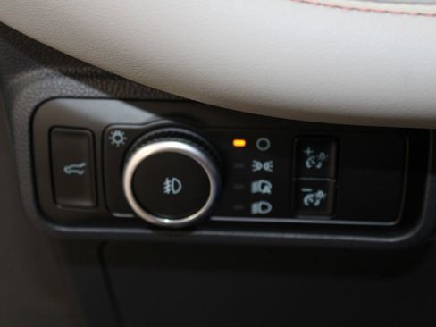 Used 2025 Ford Explorer Active w/ Active Comfort Package image 41