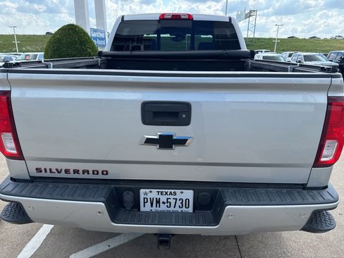 Used 2017 Chevrolet Silverado 1500 LTZ Z71 w/ Redline Edition AWD/4WD image 8