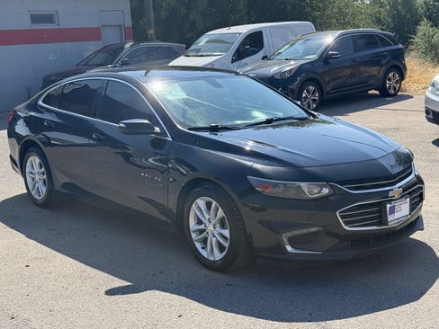 Used 2017 Chevrolet Malibu LT FWD image 2