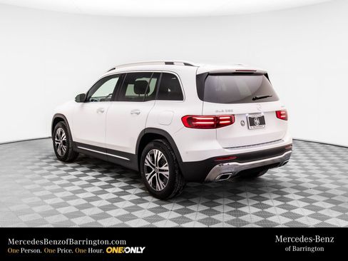 New 2025 Mercedes-Benz GLB 250 4MATIC image 3