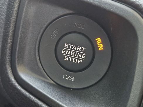 New 2025 Jeep Gladiator Sport AWD/4WD image 18