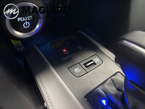 Used 2023 Toyota Venza LE image 15