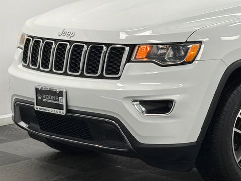 Used 2018 Jeep Grand Cherokee Limited w/ Trailer Tow Group IV image 2