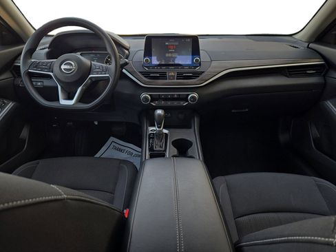 Used 2025 Nissan Altima 2.5 SV FWD image 13