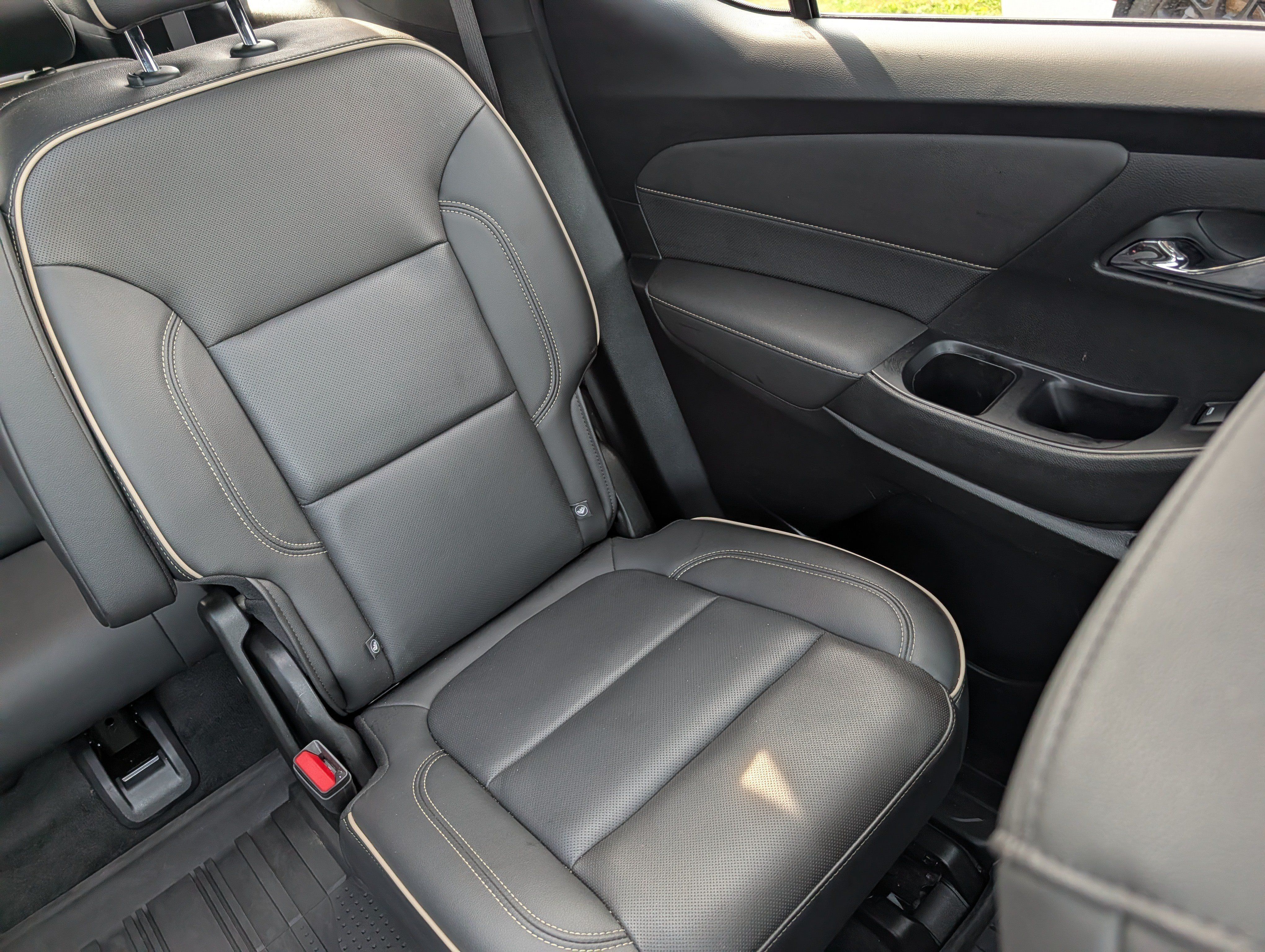 Used 2023 Chevrolet Traverse Premier w/ Redline Edition AWD/4WD image 14