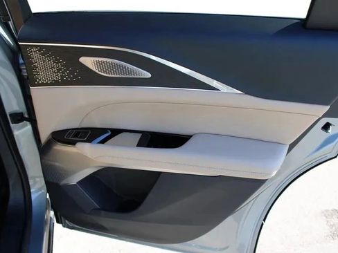 New 2024 Cadillac Lyriq Luxury w/ Nappa Leather Package image 26