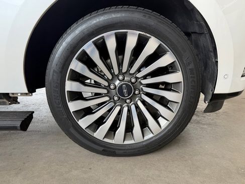 Used 2018 Lincoln Navigator Reserve w/ Technology Package AWD/4WD image 73