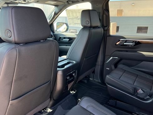 New 2026 Chevrolet Suburban High Country AWD/4WD image 20