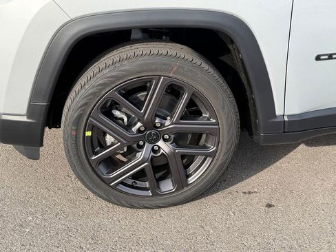 New 2026 Jeep Compass Latitude AWD/4WD image 21