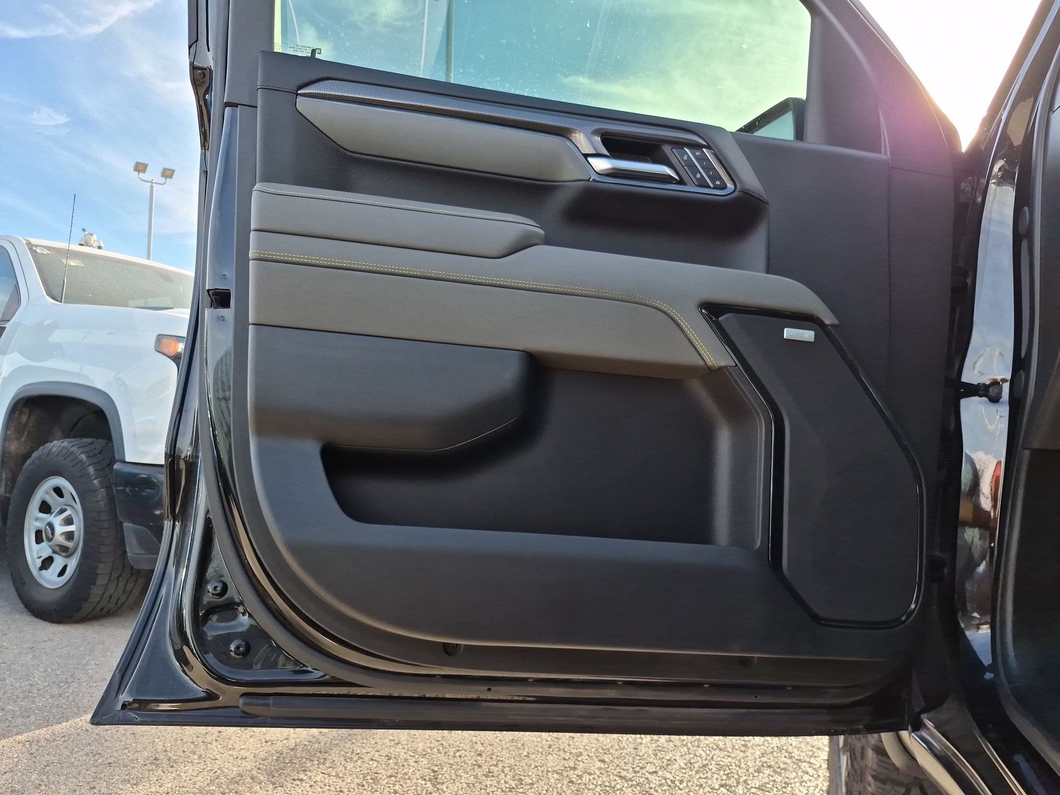 Used 2025 Chevrolet Silverado 1500 ZR2 w/ Technology Package AWD/4WD image 12