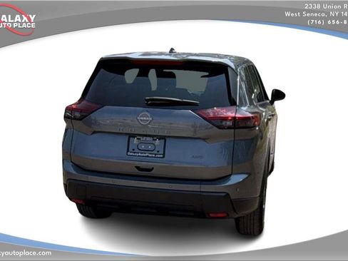 Used 2025 Nissan Rogue SV AWD/4WD image 6