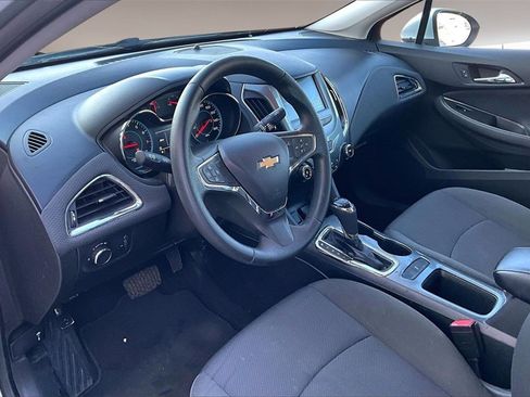 Used 2018 Chevrolet Cruze LT image 12