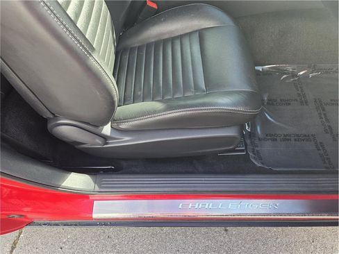 Used 2012 Dodge Challenger R/T image 27