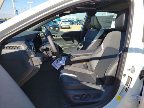 New 2026 Toyota Camry Hybrid w/ Multimedia Upgrade Package image 8