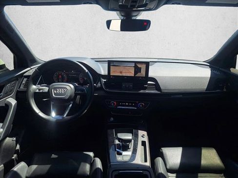 Used 2022 Audi Q5 2.0T Premium Plus w/ Premium Plus Package AWD/4WD image 14